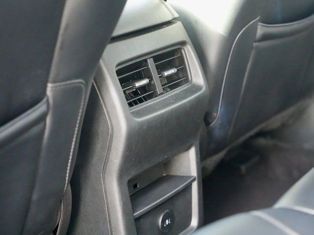 Used 2023 Ford Edge SEL image 12