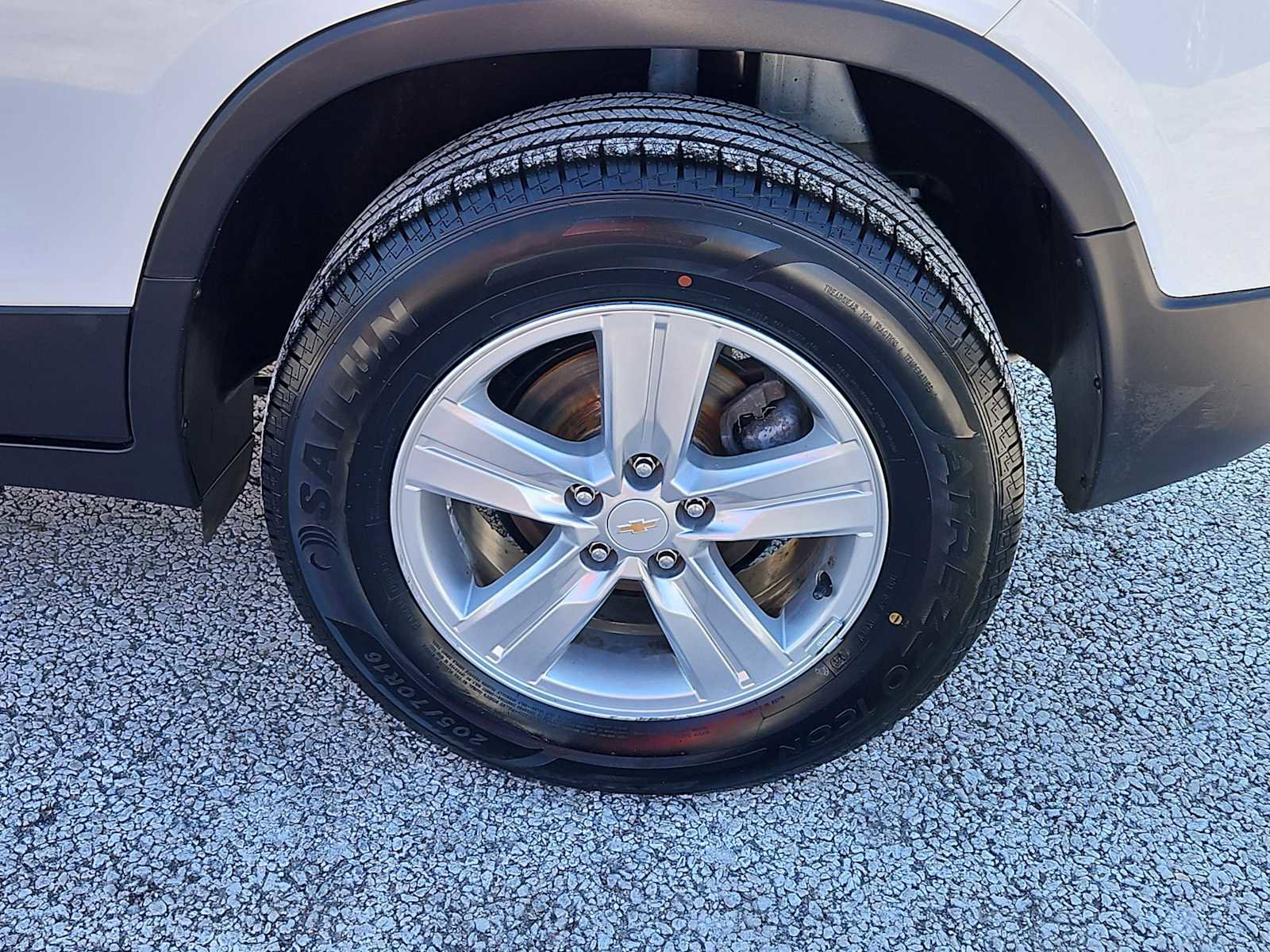 Certified 2022 Chevrolet Trax LS w/ Tint and Cruise Package image 8