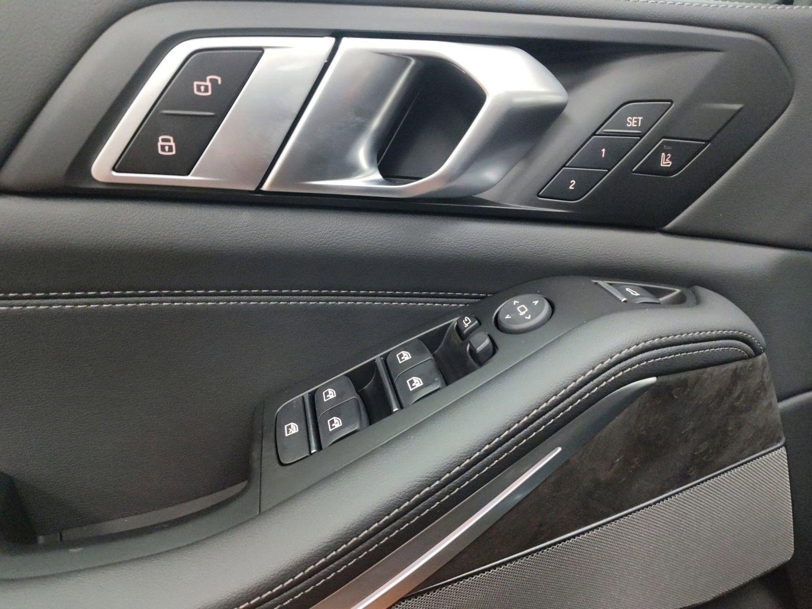 Used 2026 BMW X5 xDrive40i w/ M Sport Package image 12