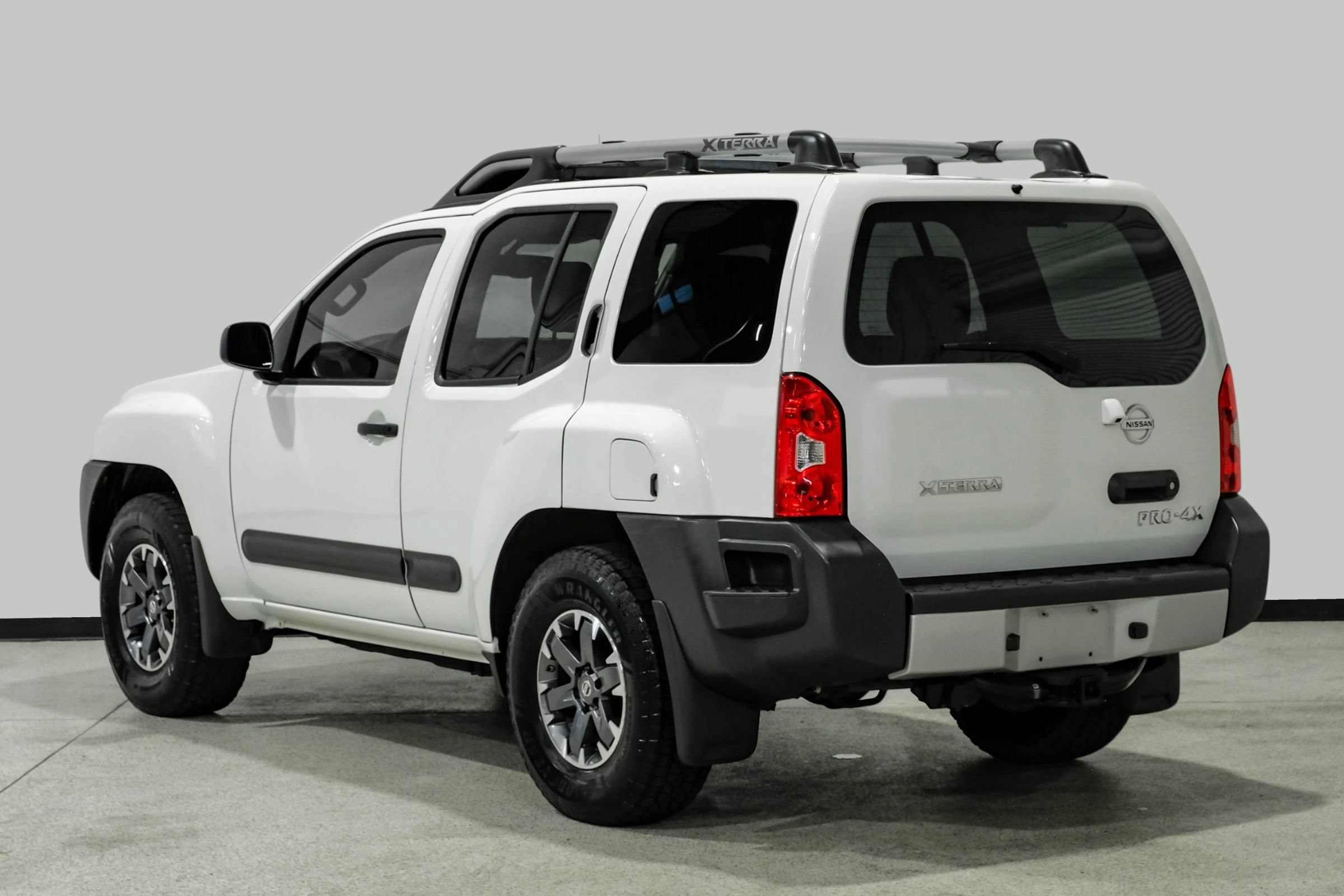 Used 2014 Nissan Xterra PRO-4X w/ Nevada Tow Package AWD/4WD image 8