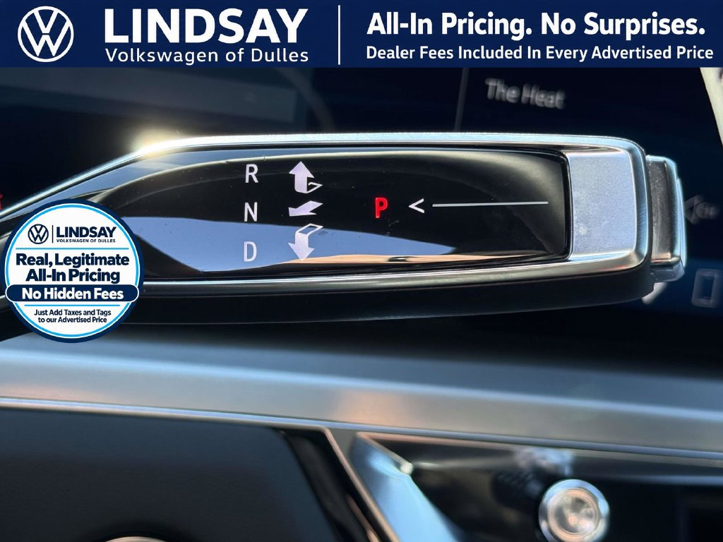 Used 2025 Cadillac Lyriq Luxury AWD/4WD image 23