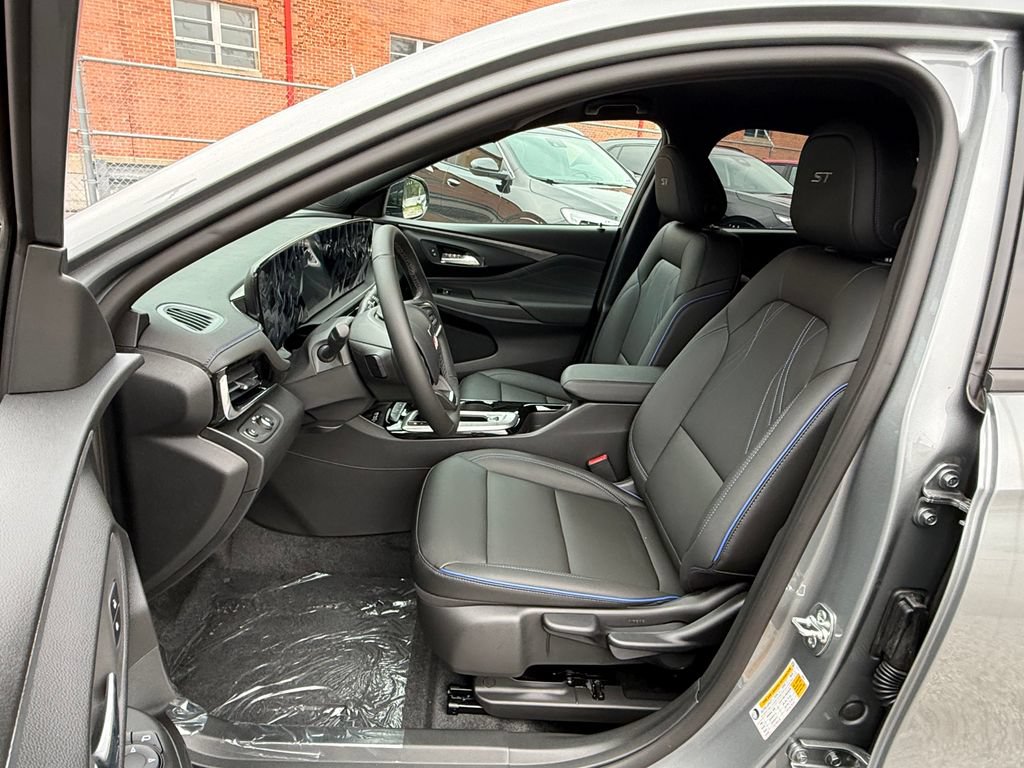 New 2026 Buick Envista Sport Touring w/ Convenience II Package FWD image 18