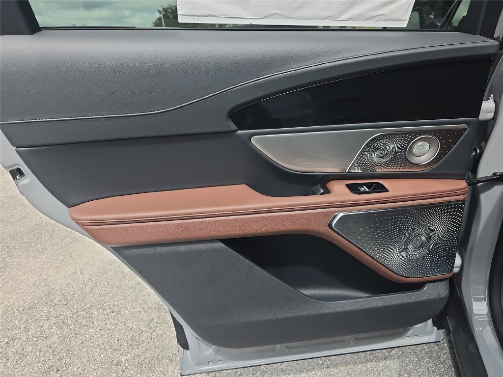 New 2026 Lincoln Nautilus Reserve AWD/4WD image 9