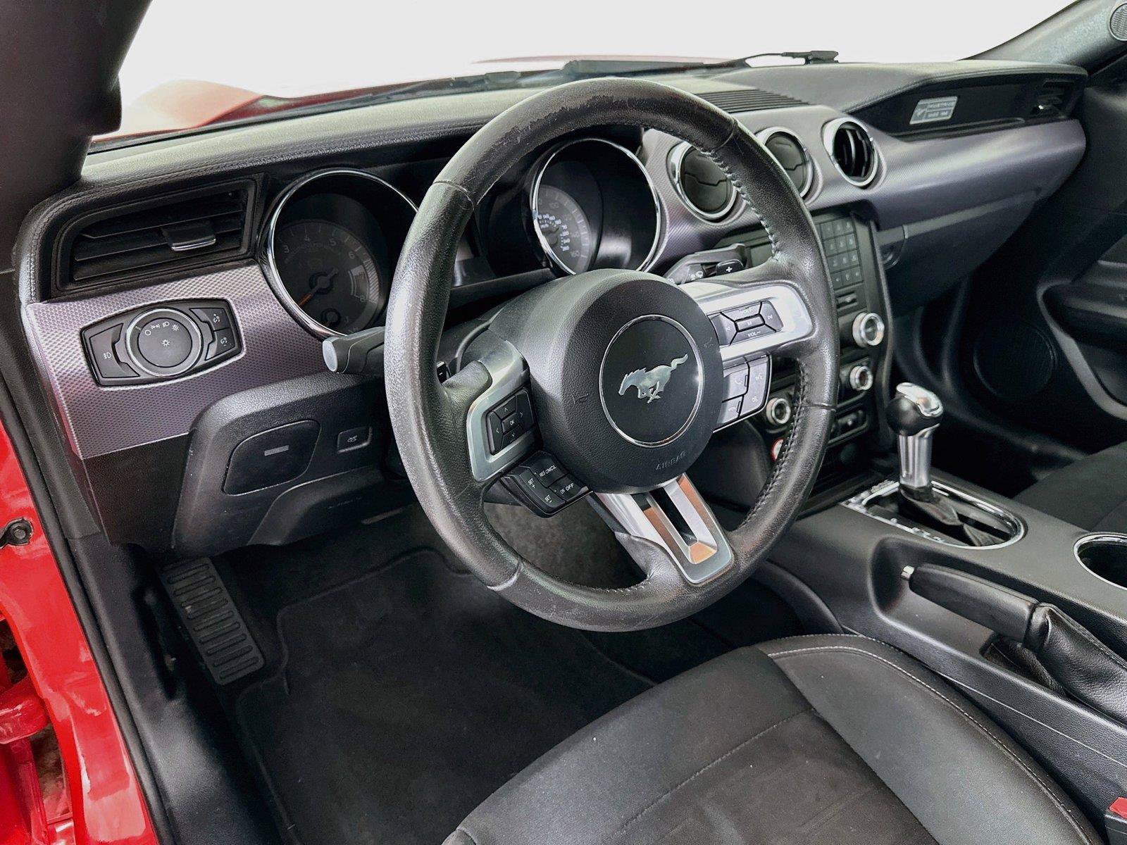 Used 2015 Ford Mustang Coupe RWD image 22