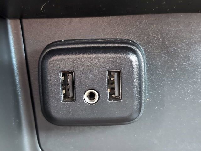 Certified 2022 Chevrolet Colorado W/T w/ Custom Special Edition image 32