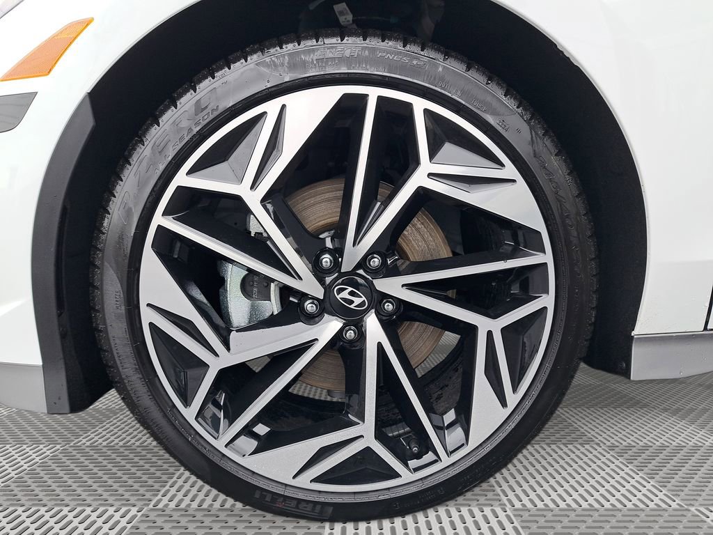 New 2025 Hyundai Ioniq 6 SEL image 10