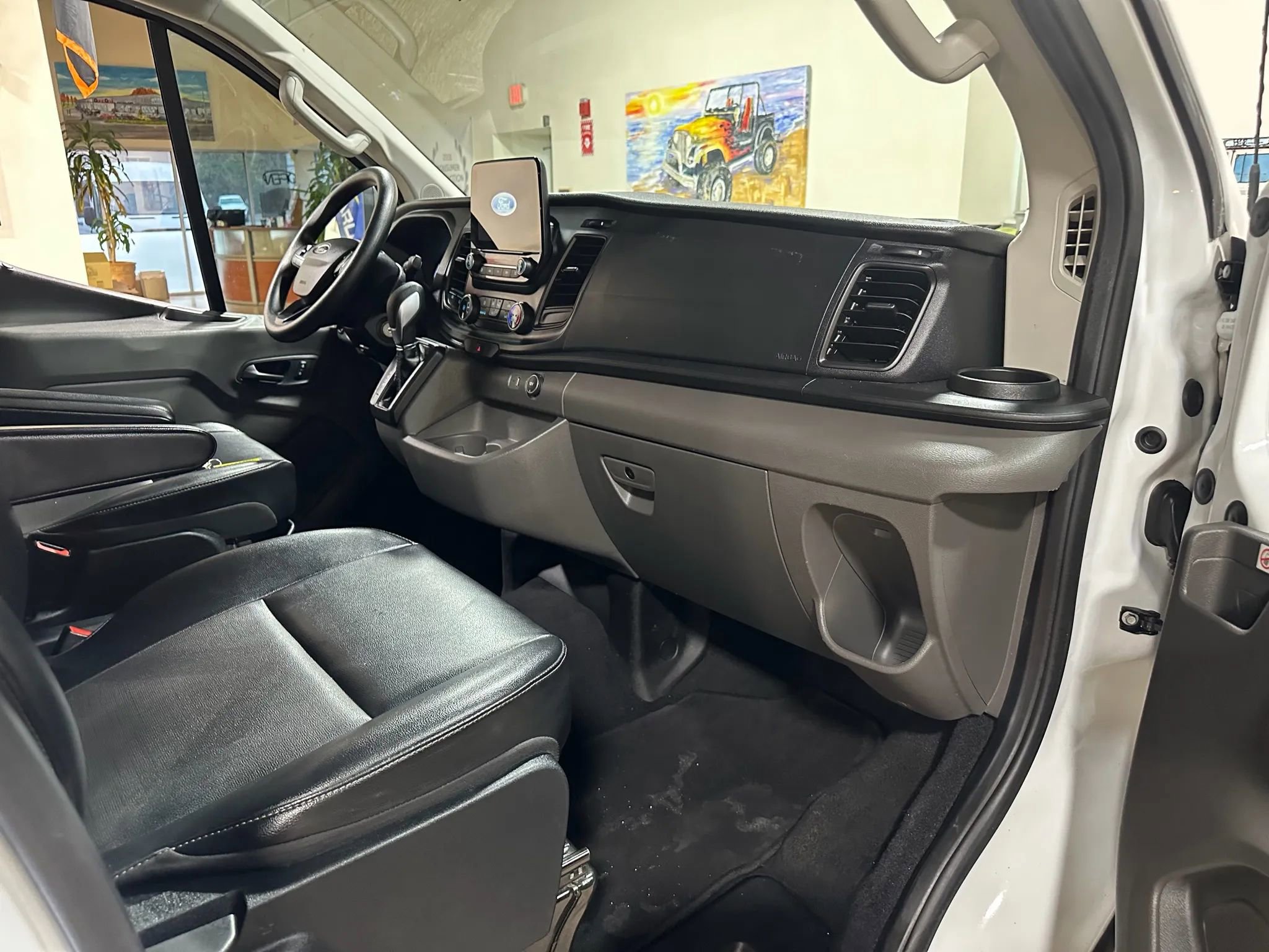 Used 2020 Ford Transit 150 XL RWD image 24