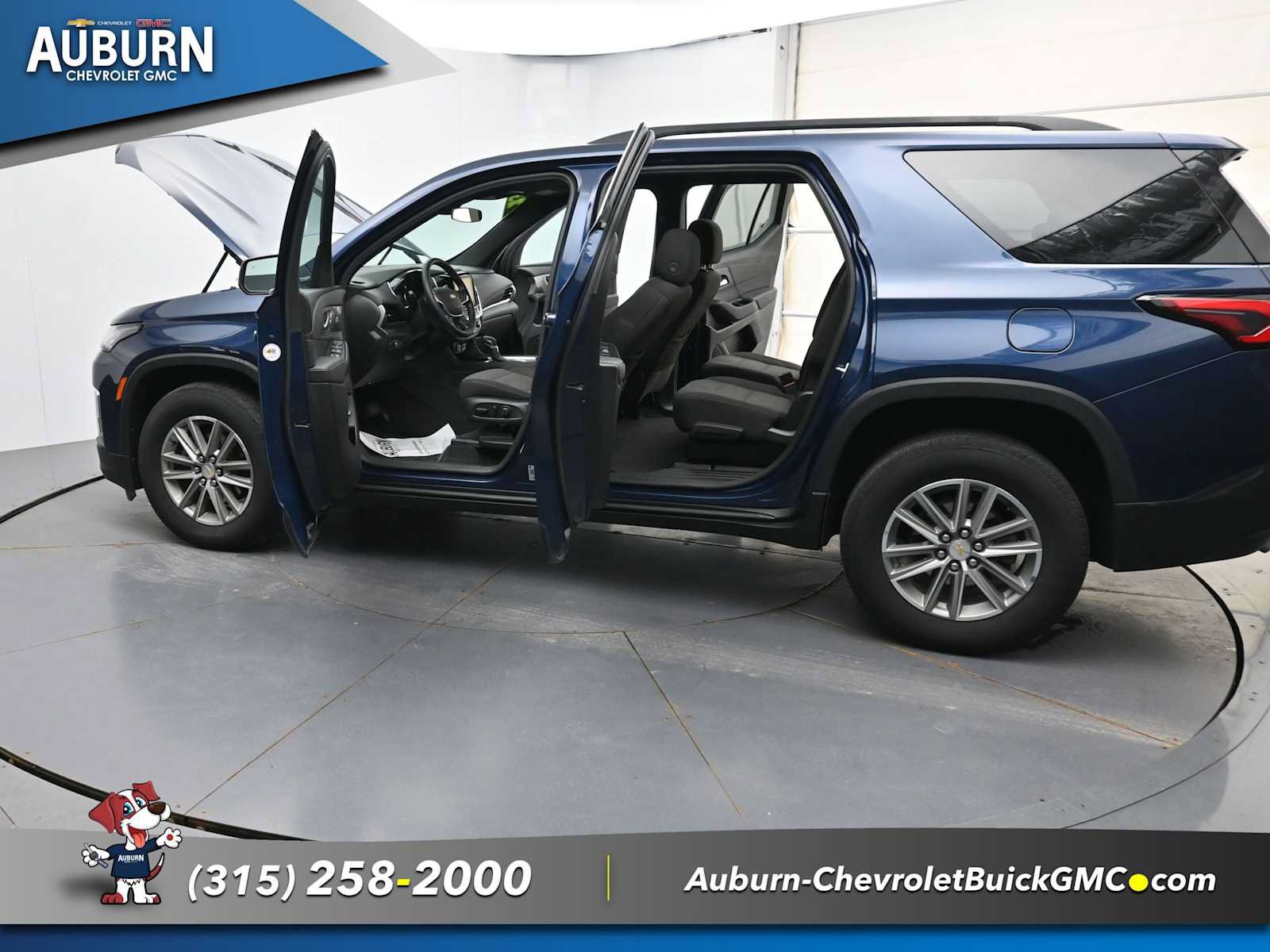 Used 2023 Chevrolet Traverse LT AWD/4WD image 38