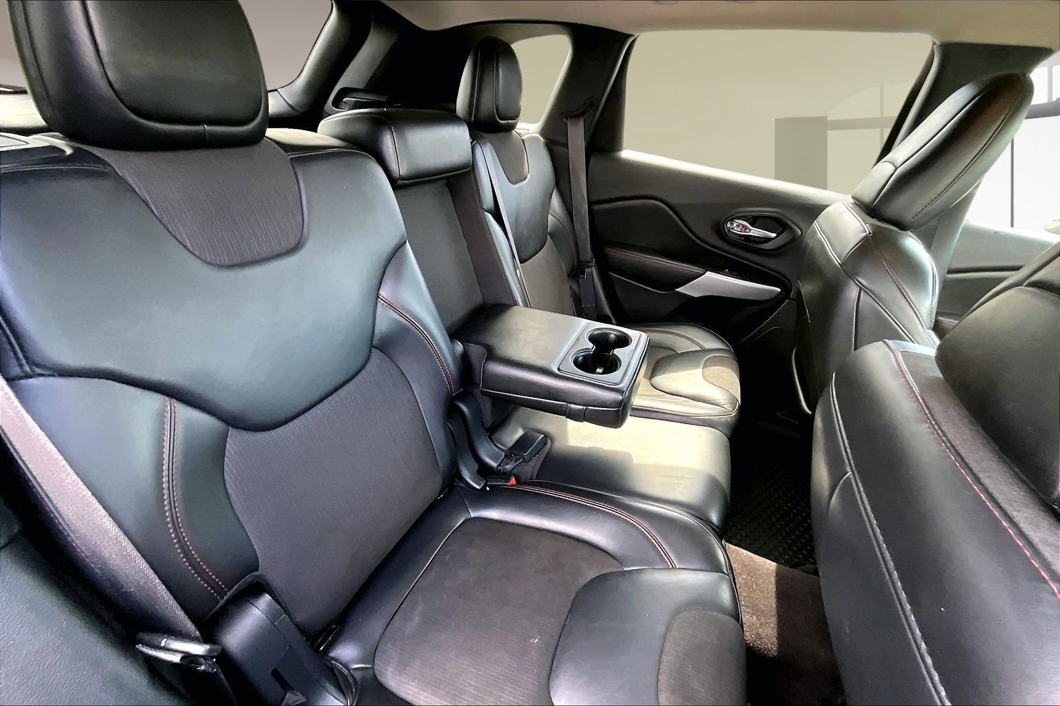 Used 2017 Jeep Cherokee Trailhawk w/ Cold Weather Group image 25