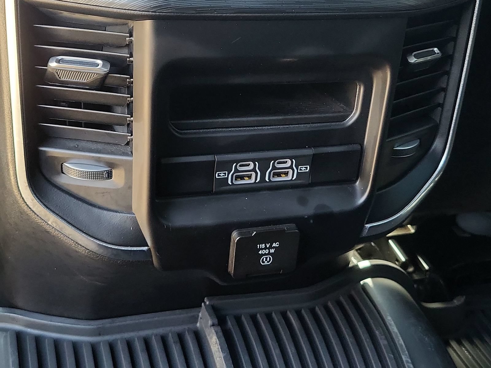 Used 2024 RAM 2500 Laramie w/ Sport Appearance Package AWD/4WD image 21