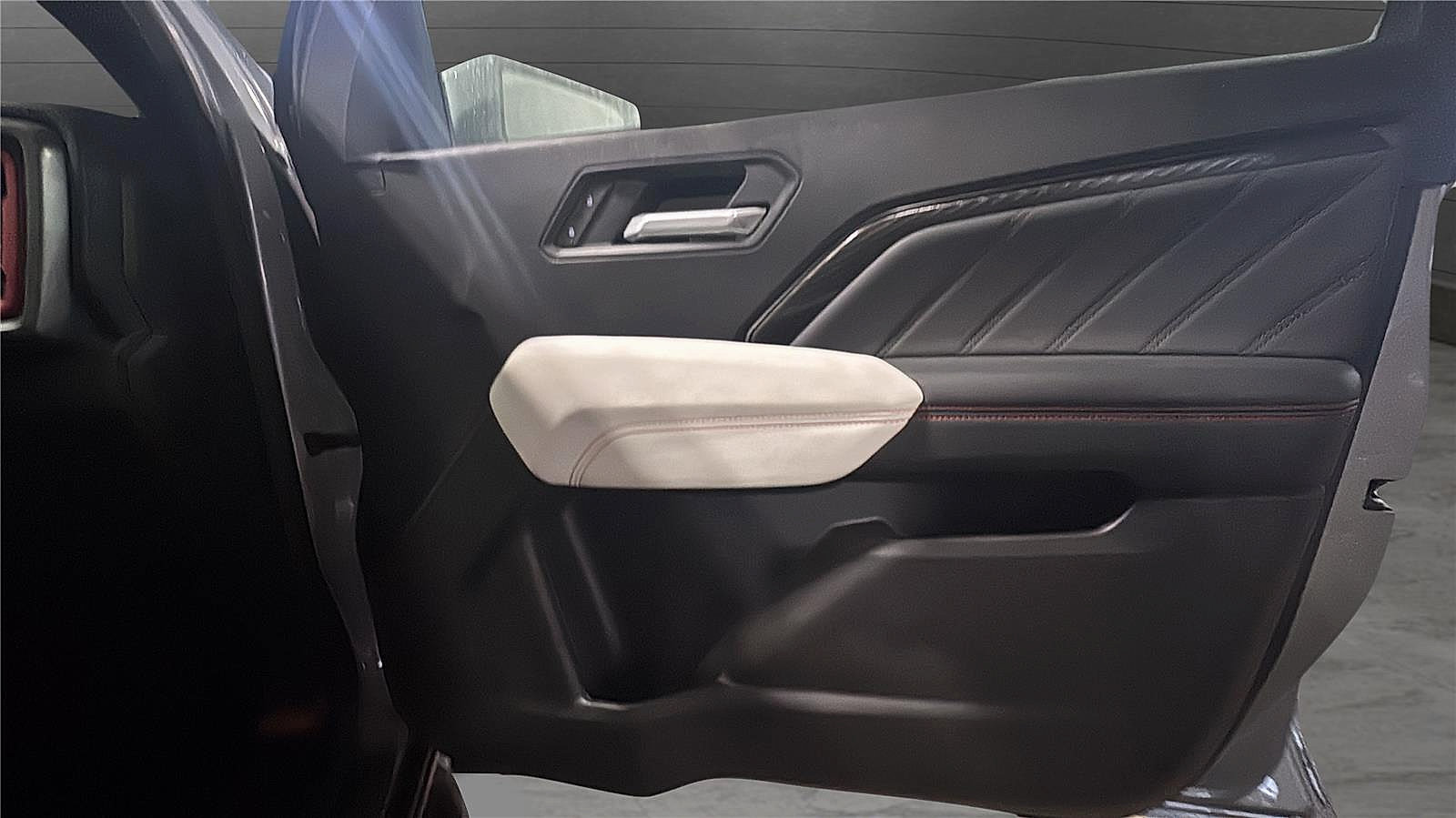 New 2025 GMC Canyon AT4 w/ AT4X AEV Edition AWD/4WD image 22