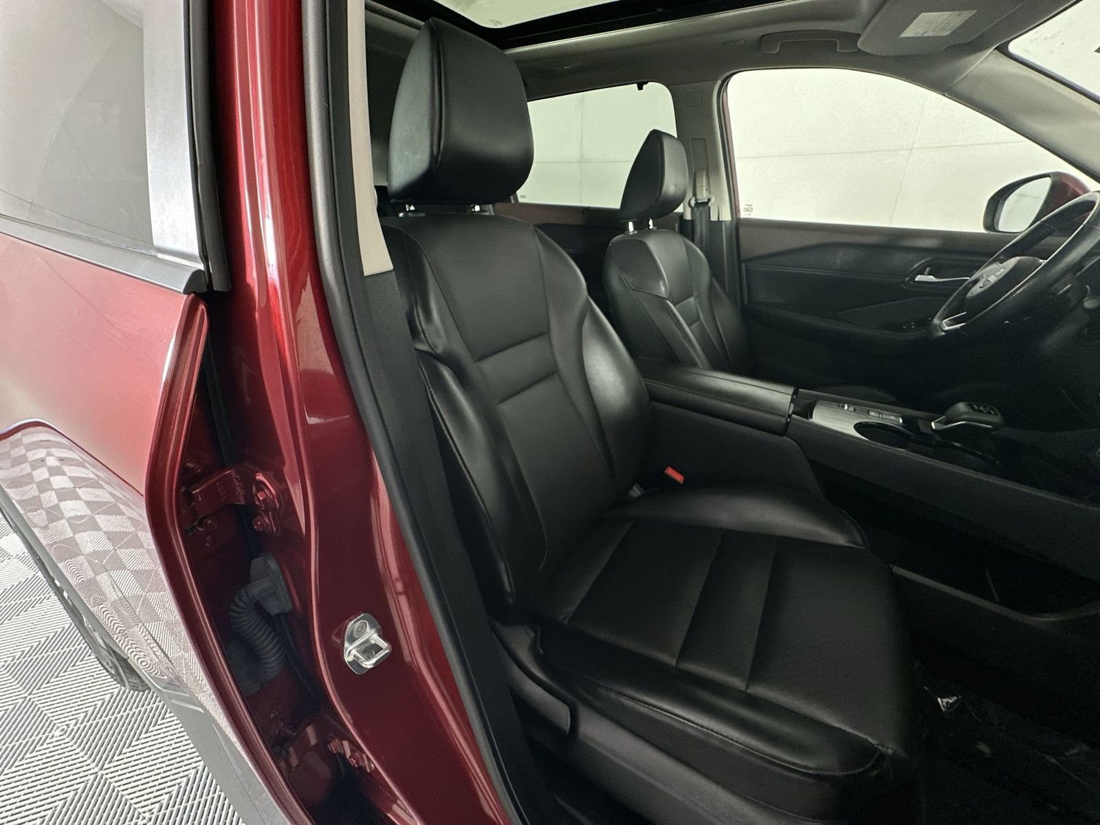 Certified 2022 Nissan Rogue SV w/ SV Premium Package FWD image 27