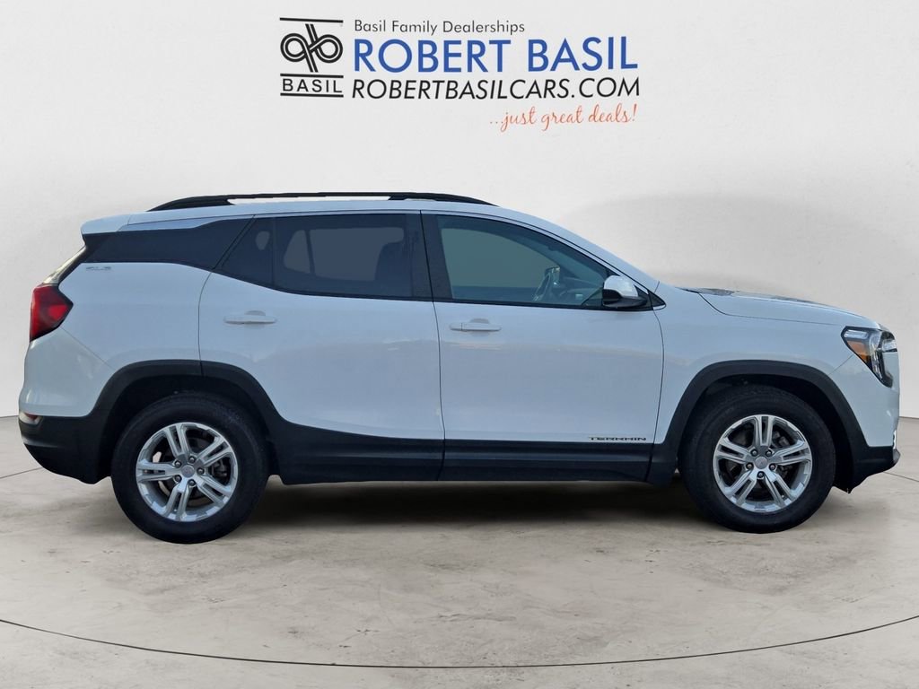 Used 2023 GMC Terrain SLE w/ Driver Convenience Package image 6