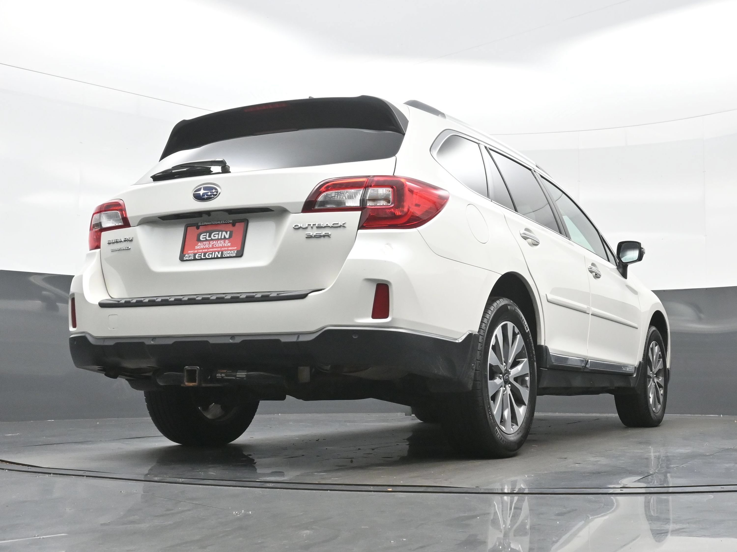 Used 2017 Subaru Outback 3.6R Touring AWD/4WD image 33