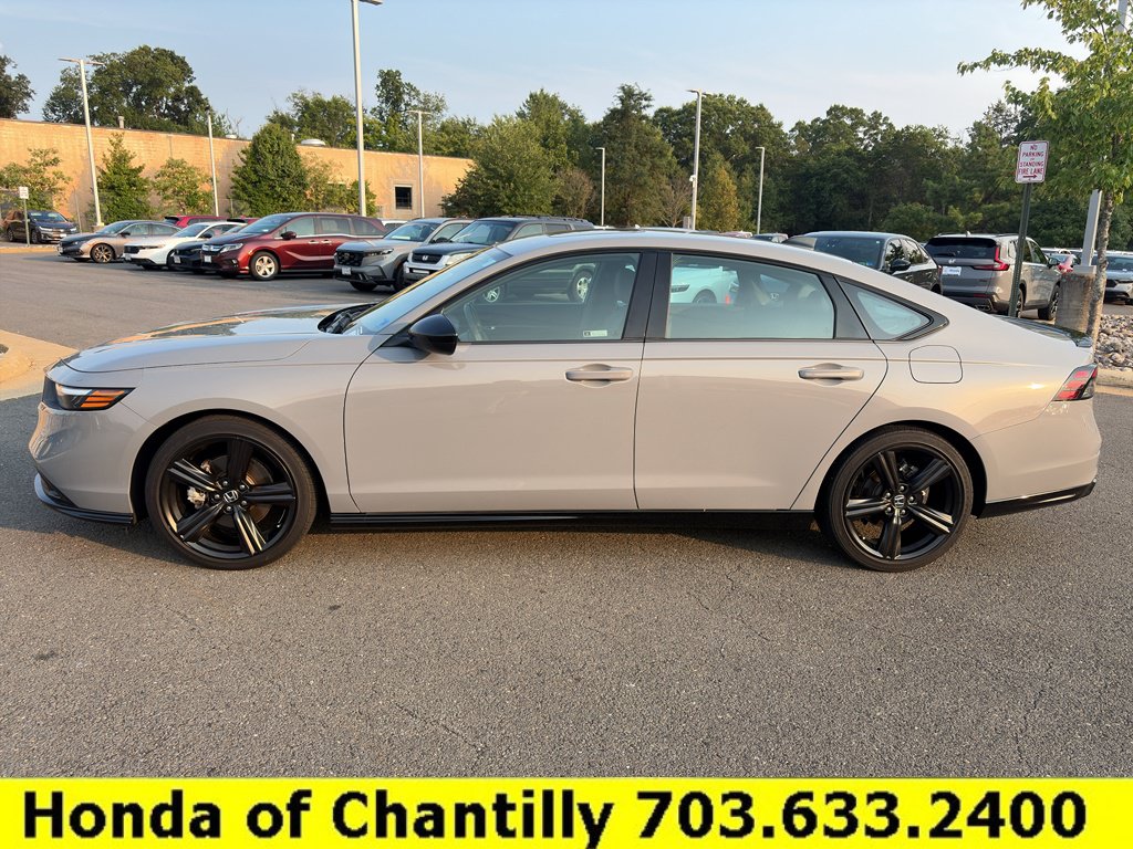 Used 2023 Honda Accord Sport image 4