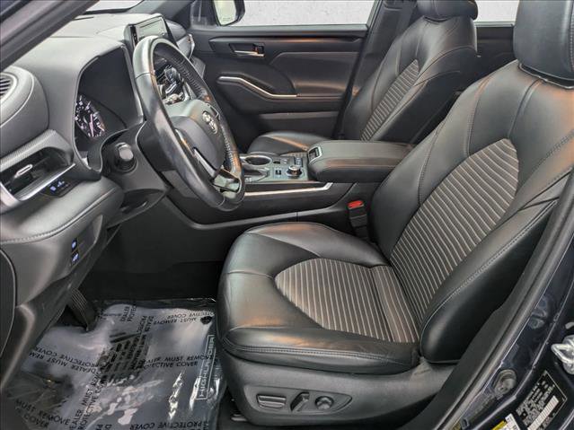 Used 2021 Toyota Highlander XSE image 16