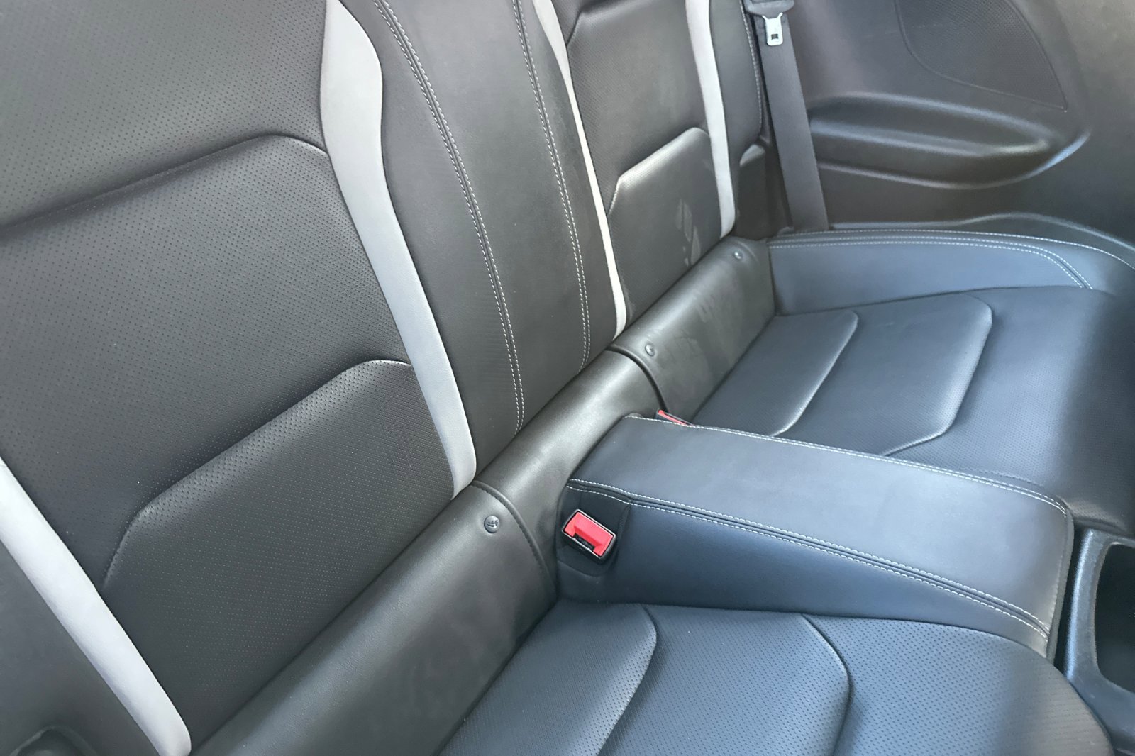 Used 2018 Chevrolet Camaro SS image 17