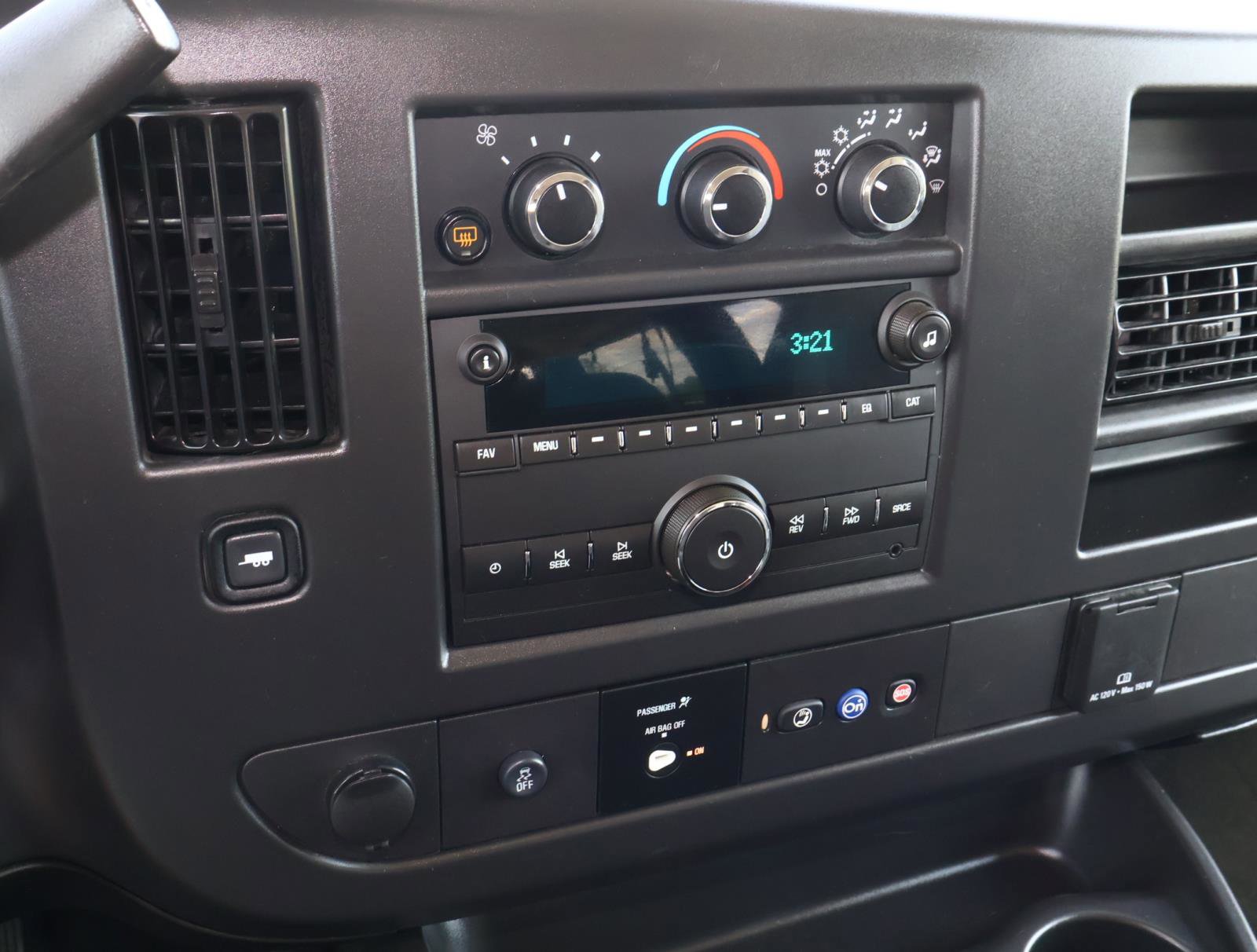 Used 2025 Chevrolet Express 3500 LS image 18