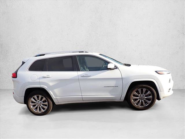 Used 2017 Jeep Cherokee Overland AWD/4WD image 12