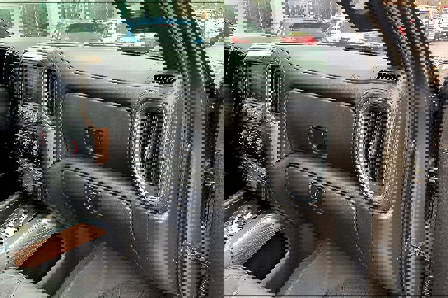 Used 2023 Chevrolet Silverado 2500 High Country image 17