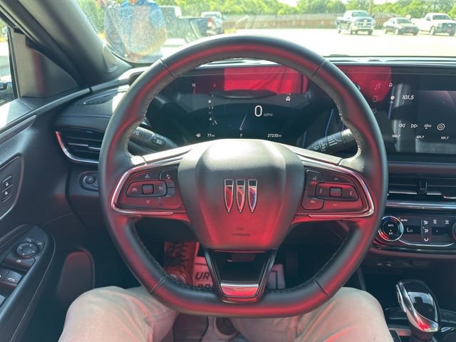 Used 2025 Buick Envista Sport Touring image 12