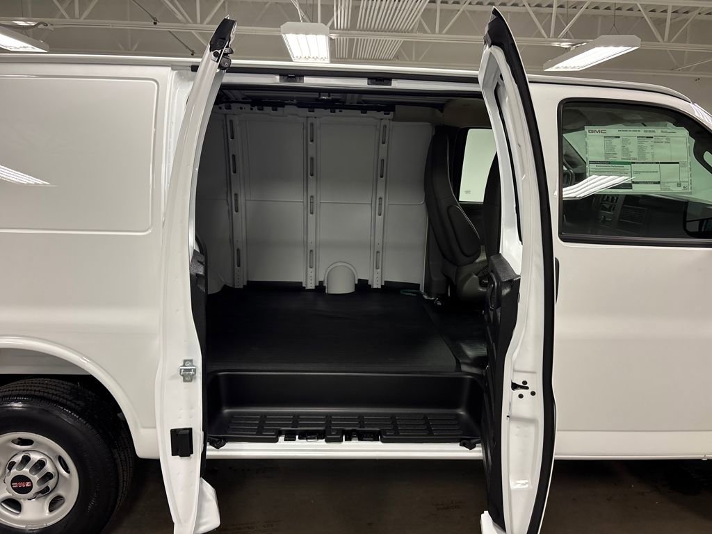 New 2026 GMC Savana 2500 w/ Driver Convenience Package image 21