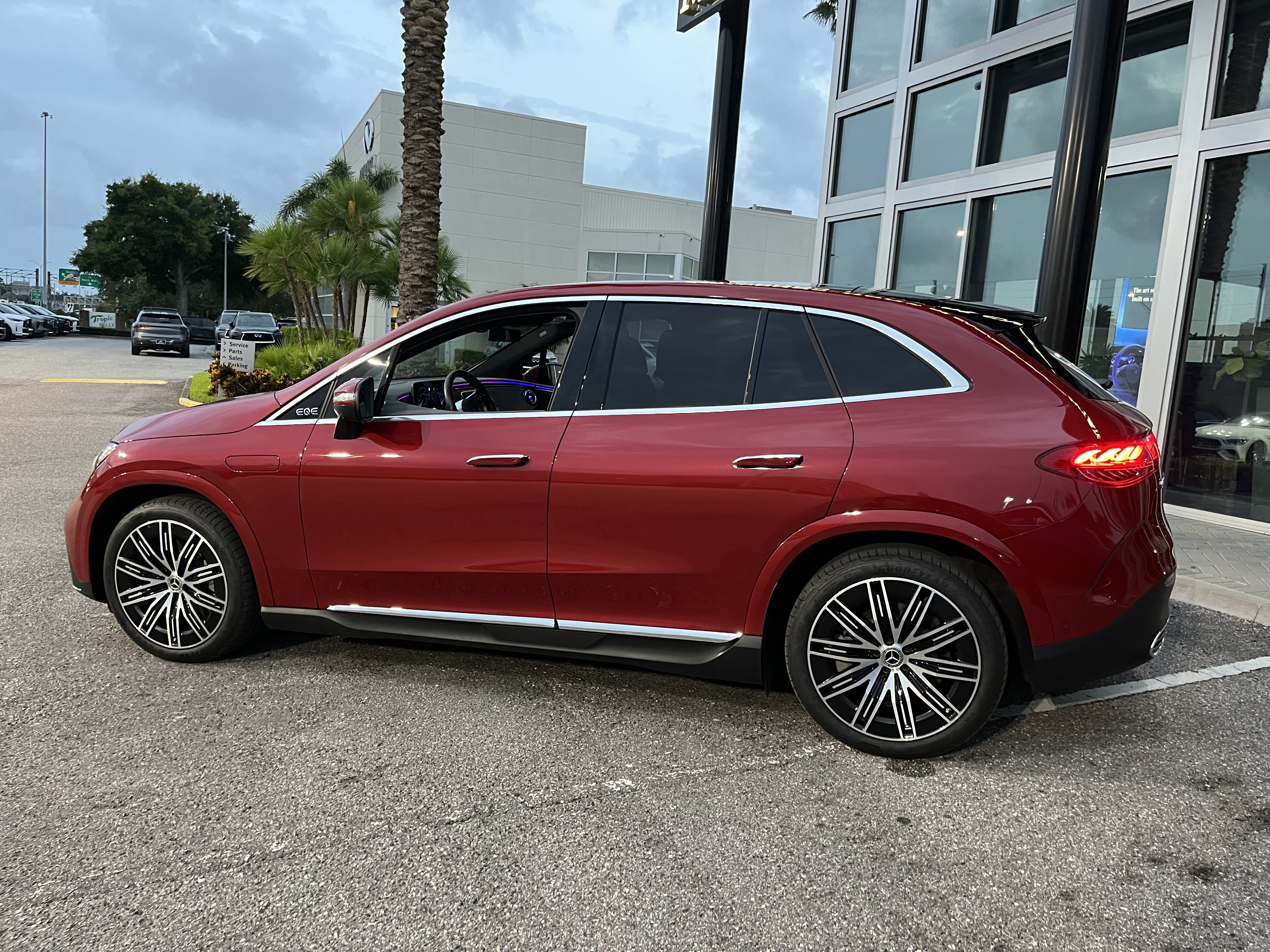 New 2026 Mercedes-Benz EQE 320+ SUV image 4