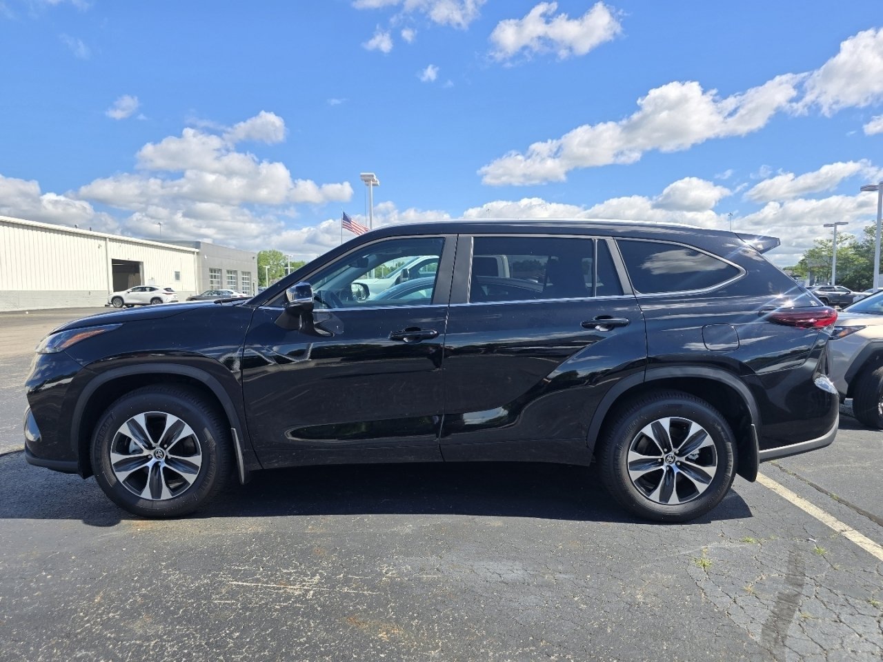 Used 2026 Toyota Highlander XLE AWD/4WD image 6