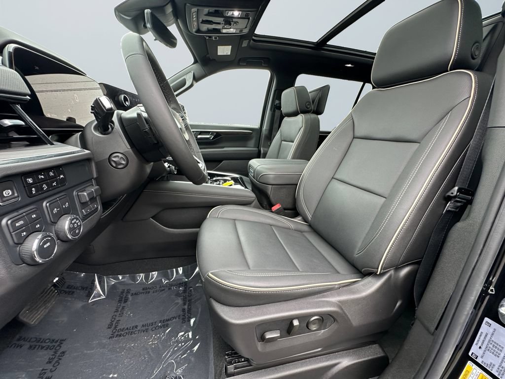 Used 2025 Chevrolet Suburban Premier AWD/4WD image 9