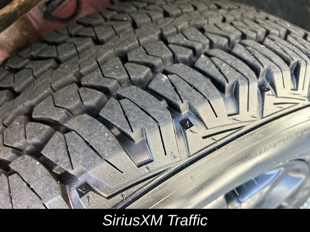 Used 2017 Jeep Cherokee Trailhawk w/ Comfort/Convenience Group AWD/4WD image 12