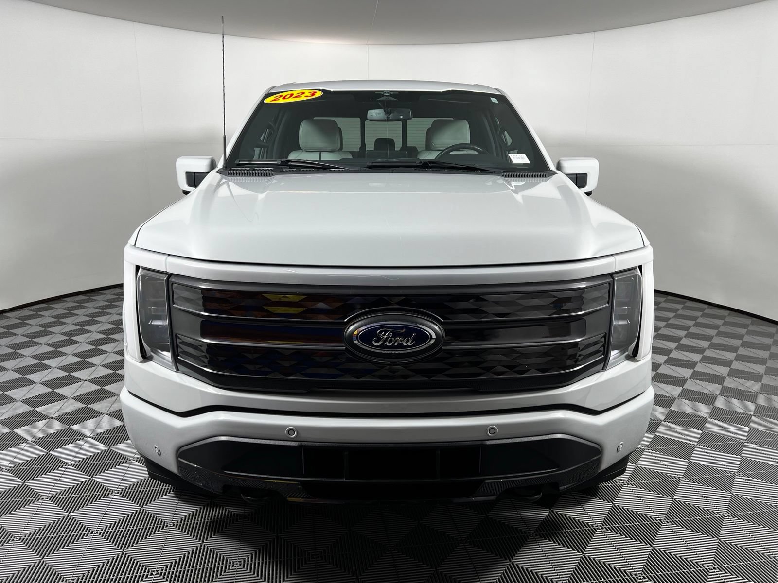 Used 2023 Ford F150 Lightning Platinum AWD/4WD image 2