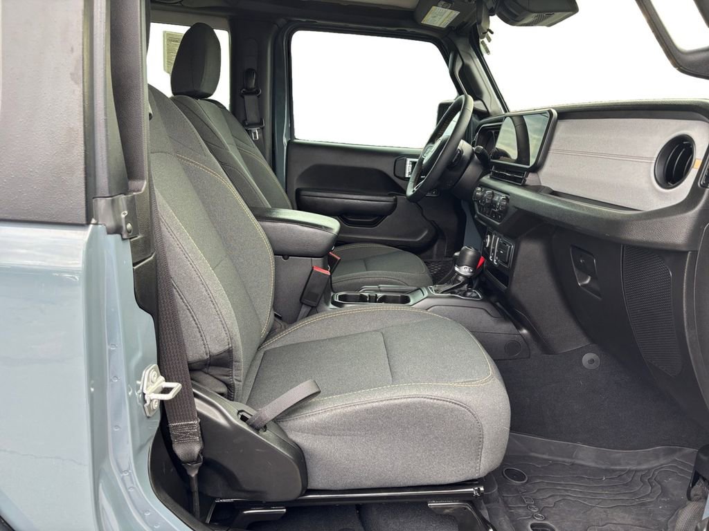 Used 2024 Jeep Wrangler Sport S image 16