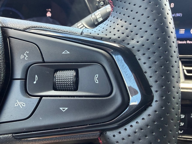 Used 2025 Chevrolet Trax RS w/ Driver Confidence Package FWD image 19