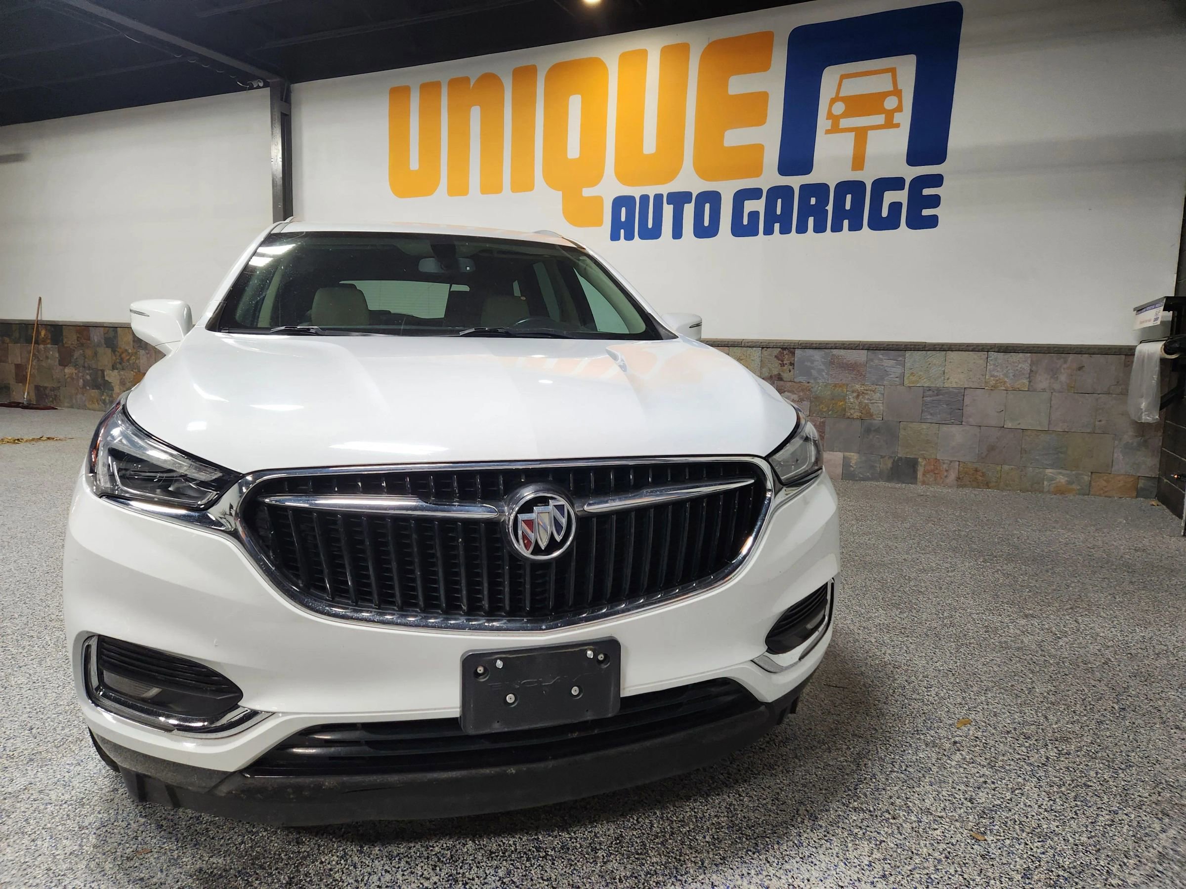 Used 2019 Buick Enclave Essence image 9