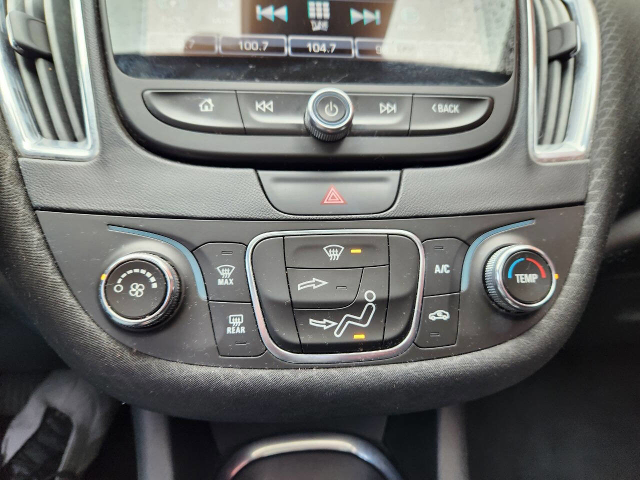 Used 2017 Chevrolet Malibu LT w/ Driver Confidence Package image 22