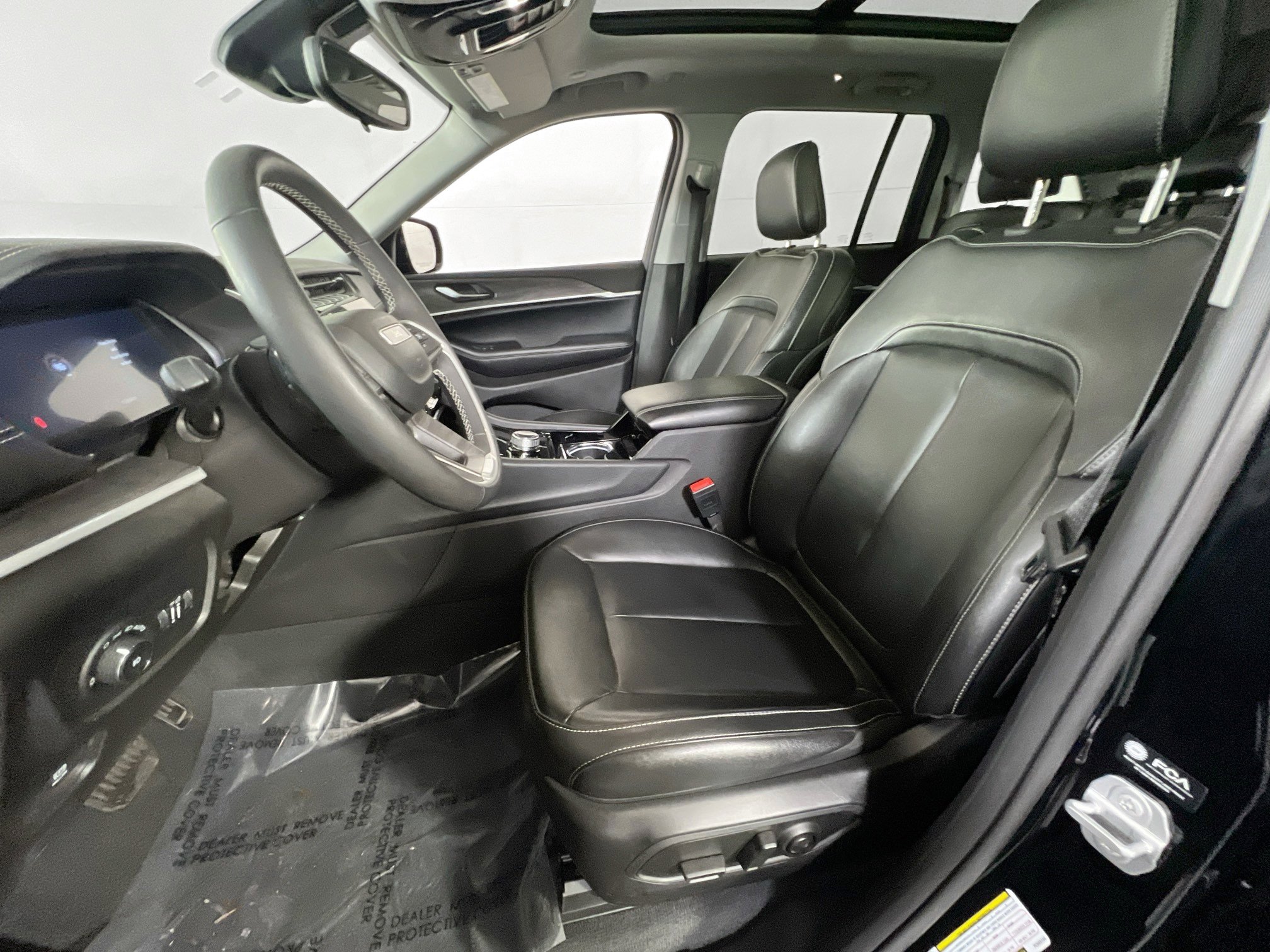 Used 2023 Jeep Grand Cherokee Limited AWD/4WD image 21
