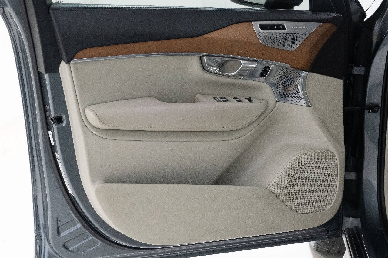 Used 2016 Volvo XC90 T6 Inscription w/ Vision Package AWD/4WD image 20