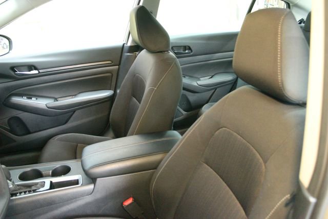 Used 2025 Nissan Altima 2.5 SV image 16