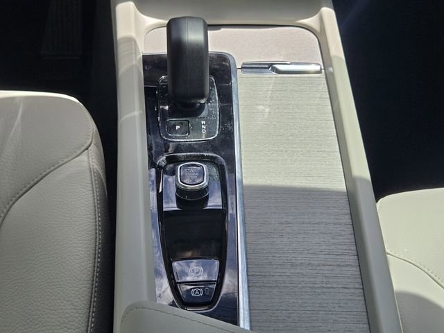 Used 2024 Volvo XC60 B5 Plus w/ Protection Package Premier AWD/4WD image 21