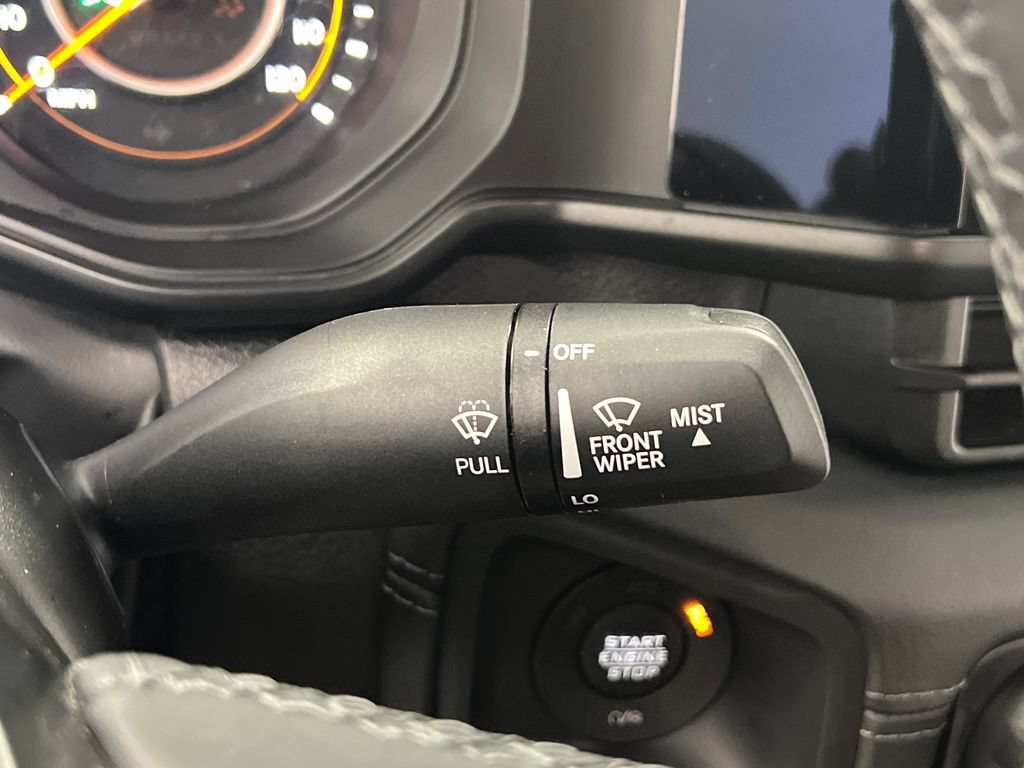 Used 2025 Jeep Gladiator Mojave w/ Convenience Group AWD/4WD image 35