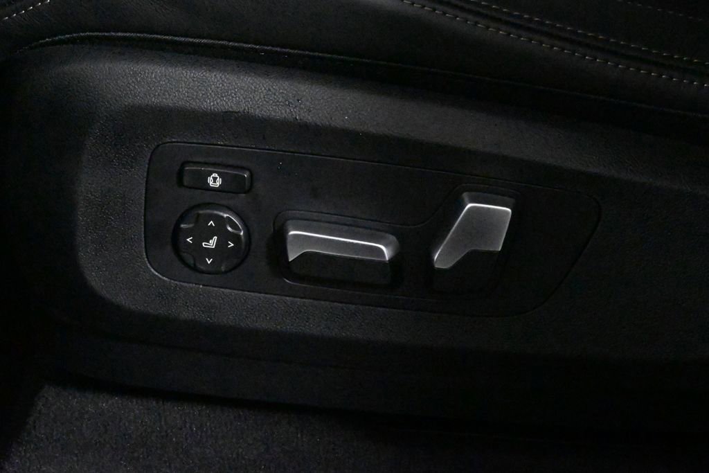 Used 2026 BMW X5 xDrive50e w/ M Sport Package image 29