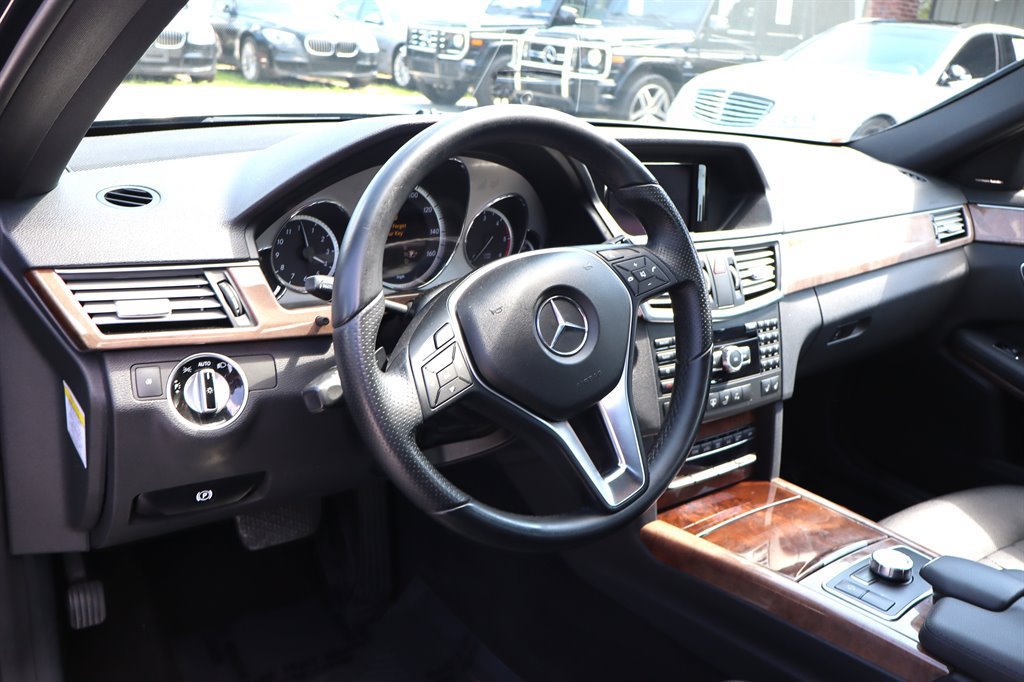 Used 2013 Mercedes-Benz E 350 BlueTEC Sedan image 16