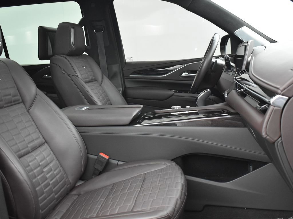 Certified 2023 Cadillac Escalade ESV Sport Platinum w/ LPO, ONYX Package image 38