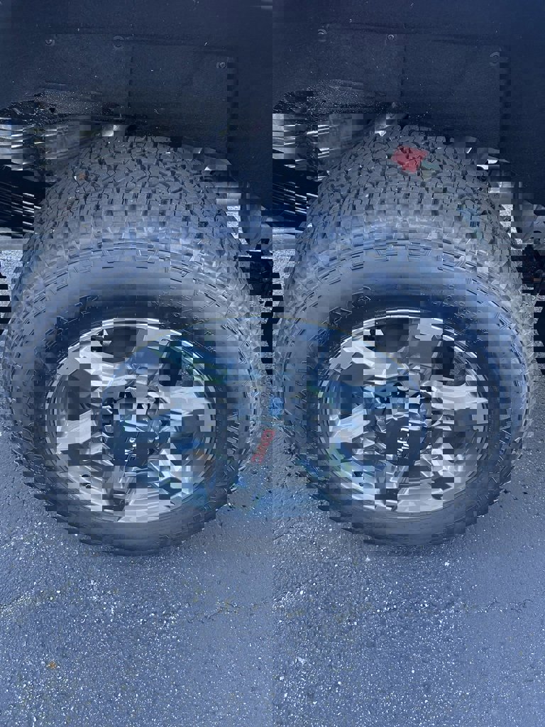 New 2026 GMC Sierra 2500 SLT w/ SLT Premium Package image 9