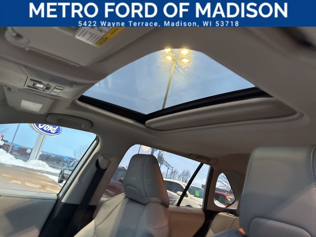 Used 2021 Toyota RAV4 Limited image 34