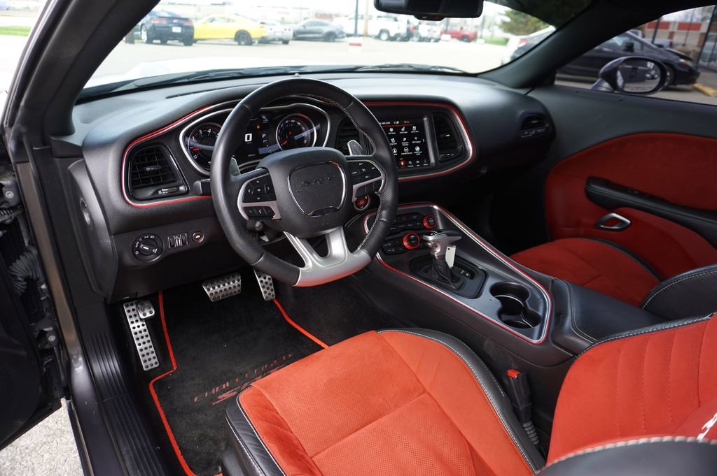 Used 2018 Dodge Challenger SRT image 23