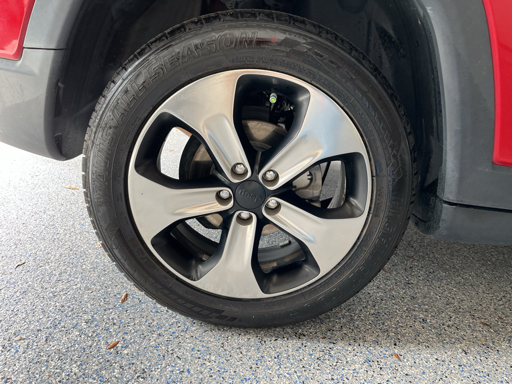 Used 2018 Jeep Compass Latitude w/ Popular Equipment Group FWD image 33