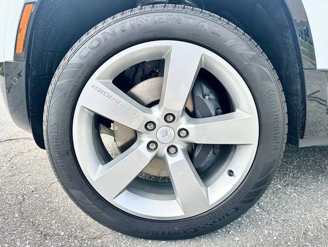 New 2025 Land Rover Defender 110 X-Dynamic SE image 9