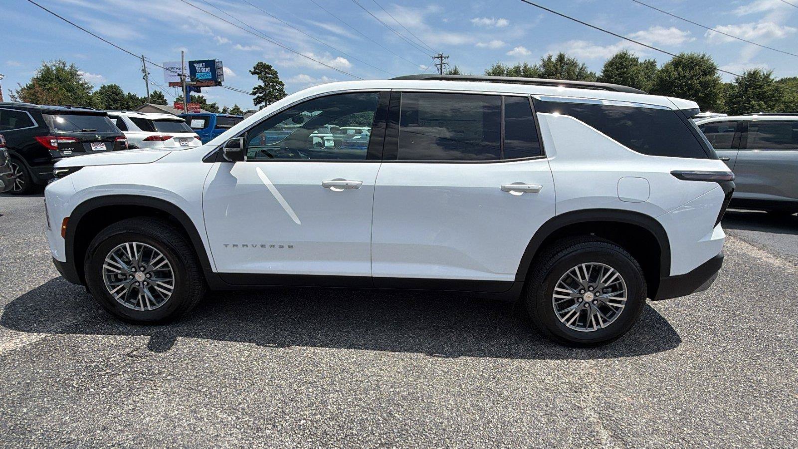 New 2026 Chevrolet Traverse LT w/ Driver Confidence Package FWD image 11