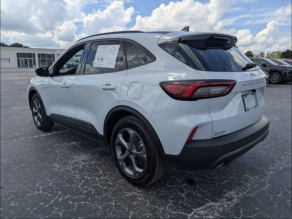 Used 2025 Ford Escape ST-Line FWD image 6